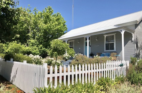 Clare House | Spacious, light, pet friendly holiday home, complimentary continental breakfast