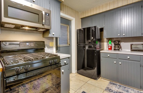 Little Rock House | Spacious Little Rock Home w/Patio - 9 Mi to Dtwn!