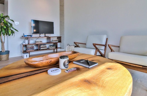 China Basin Apartment | Spacious Live/Work Condo in SF + Parking