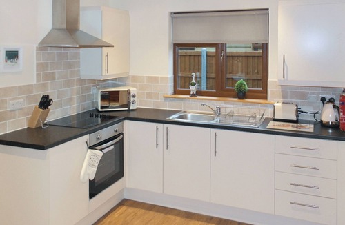 Llandrindod Wells Ski Chalet | Spacious lodge with one double and one twin.