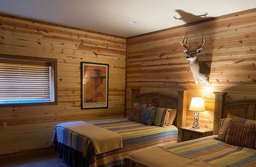 Llano Cabin | Spacious Lodge located at the Sandstone Mountain Ranch.