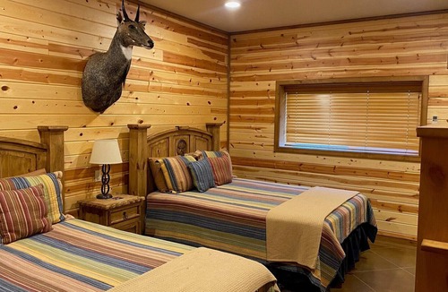 Llano Cabin | Spacious Lodge located at the Sandstone Mountain Ranch.