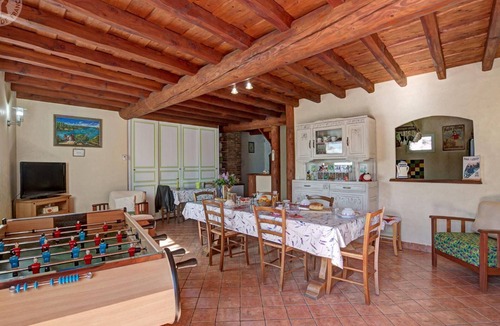 Chavanay Cottage | Spacious lodging with secure courtyard - 6 guests