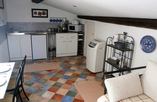 Saint-Chinian Apartment | Spacious loft apartment in lovely Saint-Chinian