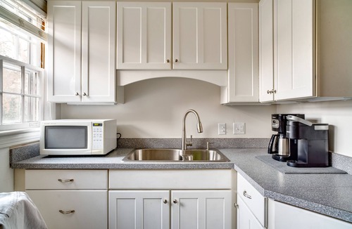 Green Hills Apartment | Spacious Loft Ideal for Relocation & Monthly Stays