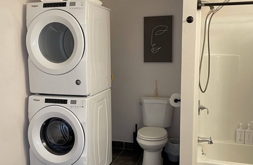 Utica Apartment | Spacious Loft in Historic Baggs Square