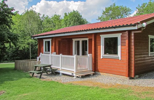 East Horrington Ski Chalet | Spacious log cabin with one double and one twin.