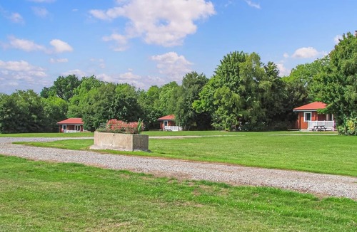 East Horrington Ski Chalet | Spacious log cabin with one double and one twin.