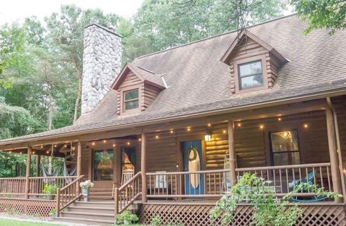 Burnips Cabin | Spacious Log Cabin on Golf Course, +Indoor Hot Tub