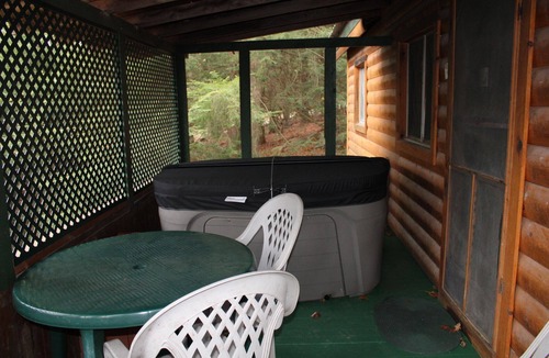 Clarington Cabin | Spacious Log Cabin with Fireplace and Hot tub