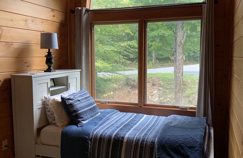 Wilmington Cabin | Spacious log home offering winter mountain views & gorgeous sunrises.