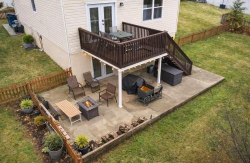 Jeffersontown House | Spacious Louisville Getaway with Private Backyard