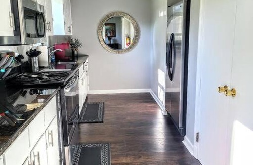 Mosby Apartment | Spacious & Lovely 4BR Apartment in Mechanicsville
