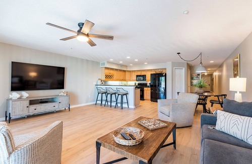Indian Rocks Beach Condo | Spacious, Luxury, Beach Condo with Pool