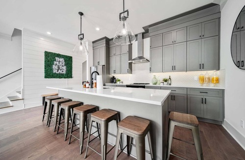 Eastwood House | Spacious Luxe Nash Home 🌟4BR Sleep 12🌟Theatre Room💥