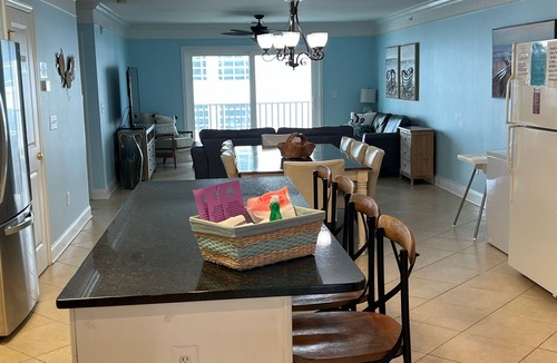 Crescent Beach Villa | Spacious LUXURY Villa with stocked kitchen,WiFi, Ask about 2025 special rates.