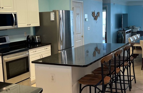 Crescent Beach Villa | Spacious LUXURY Villa with stocked kitchen,WiFi, Ask about 2025 special rates.