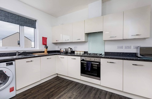 Hillsborough House | Spacious Luxurious Serviced Accommodation 4