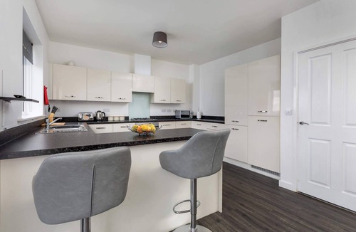 Hillsborough House | Spacious Luxurious Serviced Accommodation 4