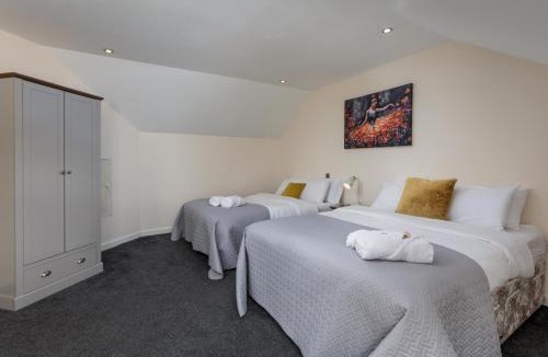 Barrow-in-Furness House | Spacious Luxurious Serviced Accommodation 6