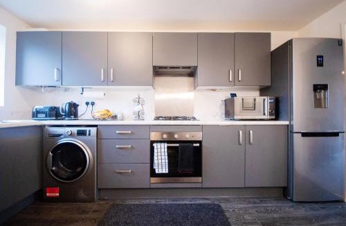 Dadlington House | Spacious Luxurious Serviced Accommodation 2