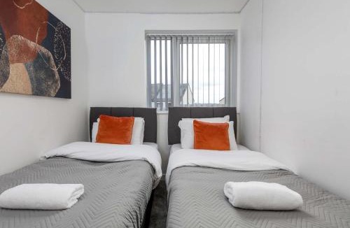Hillsborough House | Spacious Luxurious Serviced Accommodation 4