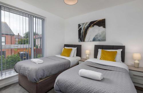 Hillsborough House | Spacious Luxurious Serviced Accommodation 4