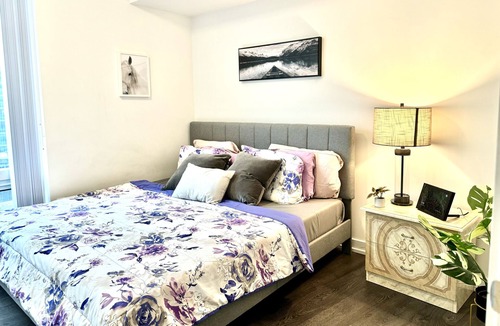 Central Waterfront Condo | Spacious Luxury 1 bedroom Condo in Harbourfront Downtown Toronto
