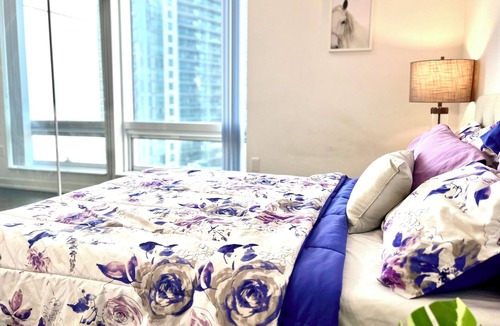 Central Waterfront Condo | Spacious Luxury 1 bedroom Condo in Harbourfront Downtown Toronto