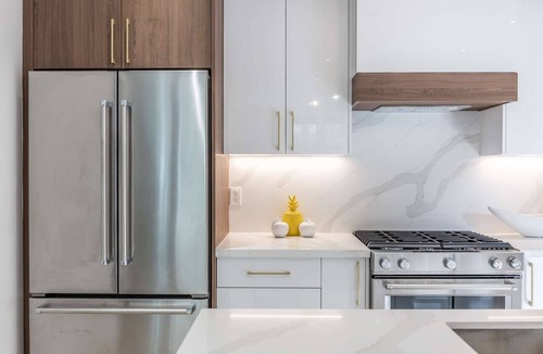 Beaconsfield Village House | Spacious Luxury 3BR · Prime Queen West