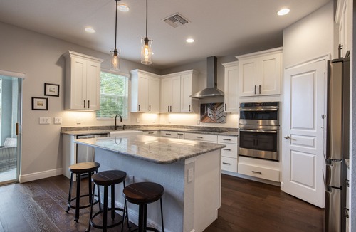 North Hyde Park House | Spacious Luxury 5BR Home North Hyde Park I Downtown - Perfect for Groups