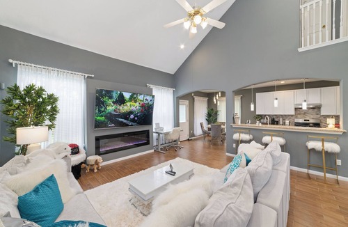 Clodine House | Spacious Luxury 5BR Home Game Room Near Safari Event Center