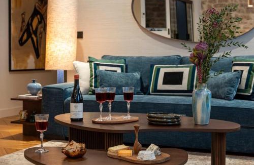 Porte-Saint-Martin Apartment | Spacious Luxury Apartment Le Marais AC 5-stars Comfort