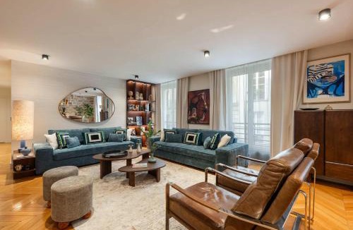 Porte-Saint-Martin Apartment | Spacious Luxury Apartment Le Marais AC 5-stars Comfort
