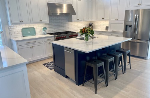 Lewes House | Spacious luxury, bay views, elevator
