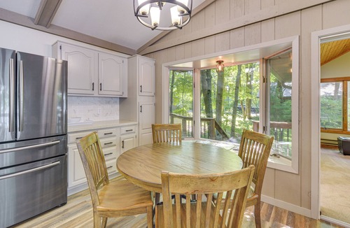 Luck Cabin | Spacious Luxury Cabin w/Deck & Dock on Bone Lake