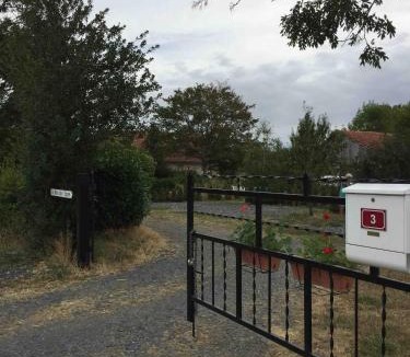 Chalmoux House | Spacious luxury farmhouse