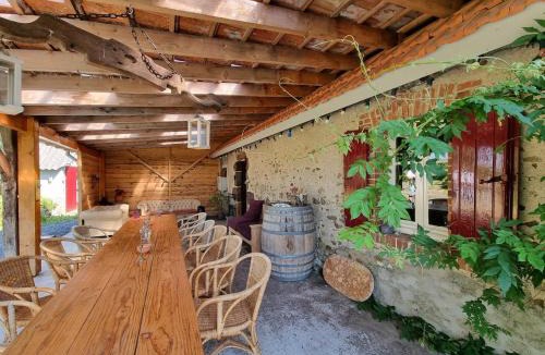 Chalmoux House | Spacious luxury farmhouse