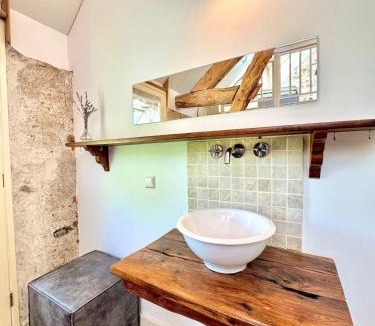 Chalmoux House | Spacious luxury farmhouse