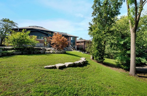 The Kingsway House | Spacious Luxury Home in Toronto 5 bedroom 8 bathrooms.