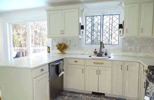 Stoughton House | Spacious Luxury Home 5 Bed 3 Bath w/jacuzzi bath