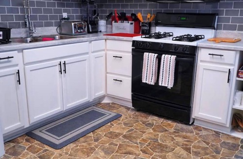 Martinsville House | Spacious Luxury Pet Friendly Home - Entire House