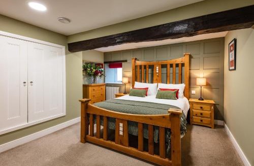 Stamford Apartment | Spacious, luxury town centre Granary conversion