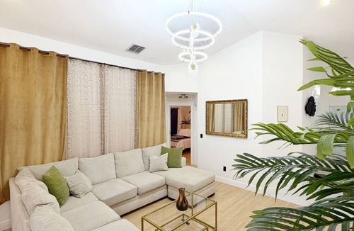Ridgewood Lakes House | Spacious Luxury Villa · Private Heated Pool · 4BR · Sleeps 10