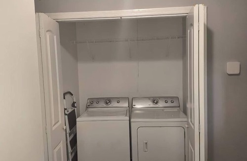 Macon House | Spacious Macon 3BR Duplex | BBQ + Parking