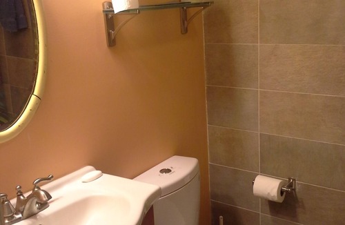 Harlem Apartment | Spacious Manhattan Studio Apartment with Sunny Garden