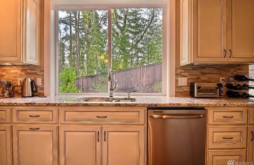 Lakewood House | Spacious Master Bedroom — University Place, WA