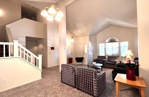 Stockton House | Spacious Master Bedroom with Private Big Bathroom in 2500 SQFT Single House p1