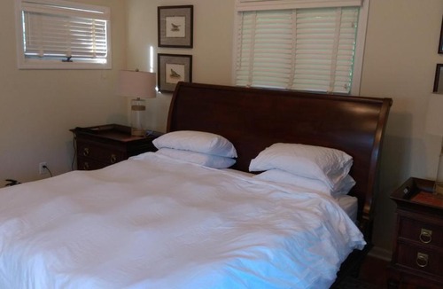 Wellesley House | Spacious master bedroom and bath