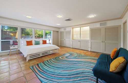 Del Mar House | Spacious MCM vacation home w/ private pool in the heart of Corpus Christi!!!!!!!